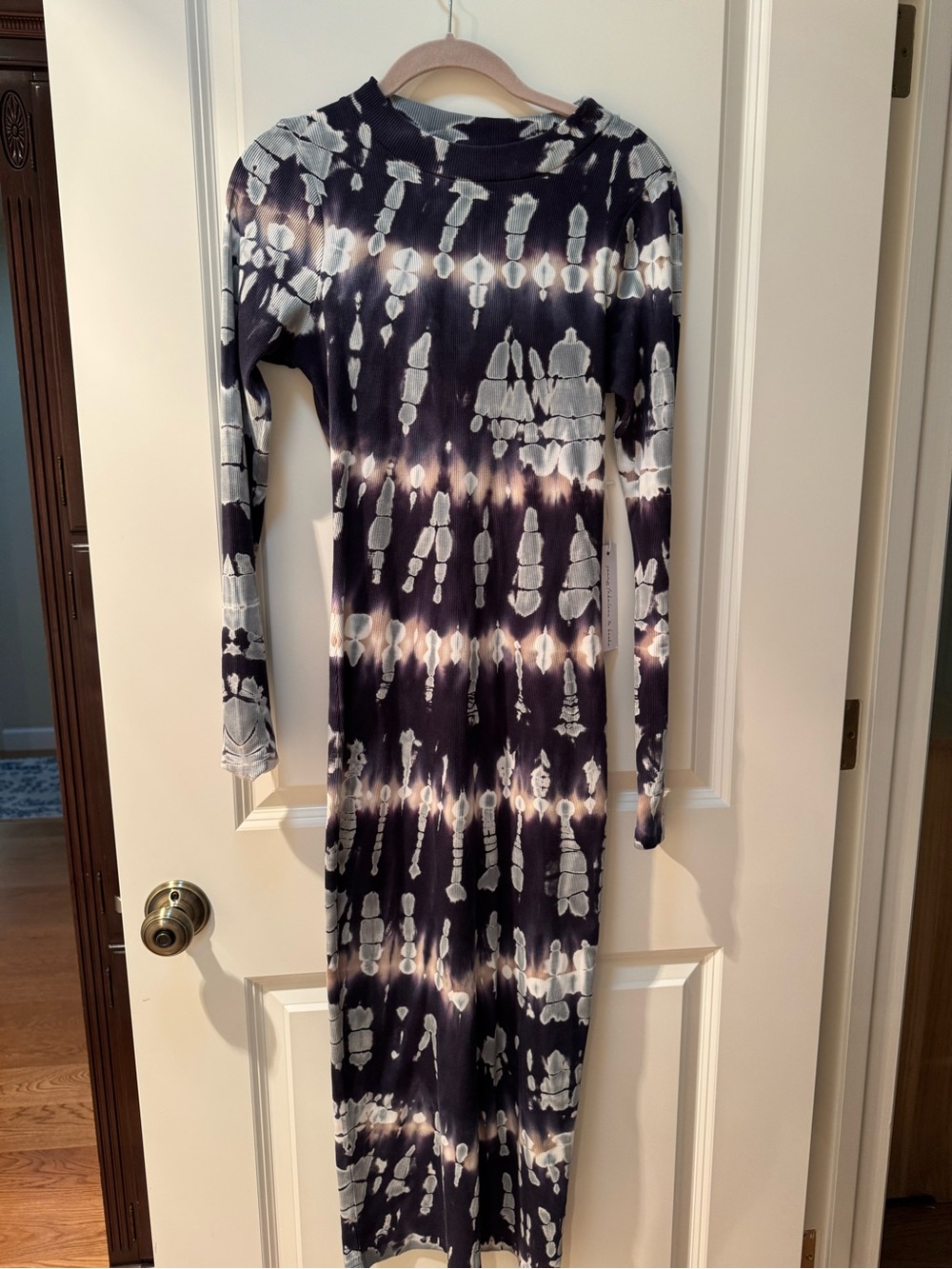 NWT Long Sleeve Tie-Dye Midi/Maxi Dress - Black & White. Size M